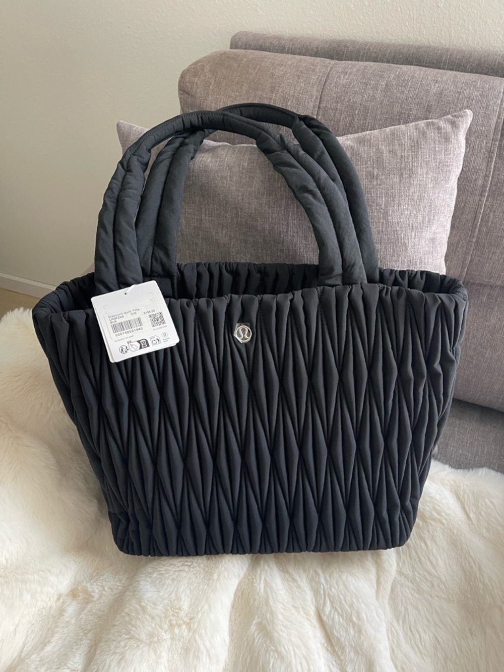lululemon Black Diamond Quilted Tote Bag 14 L NWT women’s - Picture 3 of 16